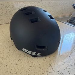 Adult bike helmet (54-61 CM)