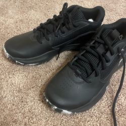 Under Armour Basketball Shoes – Black