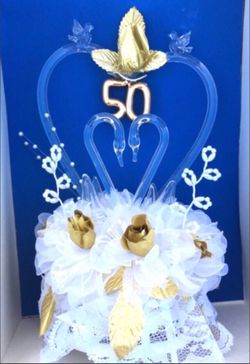 Vintage / LIKE NEW Blown glass + lace wedding / quinceanera / anniversary cake toppers