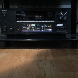 Onkyo 7.2 THX Certified NR686 4K HDR Receiver 