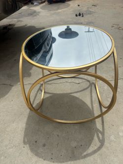Living room table like new