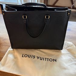  Pre-owned Louis Vuitton Calfskin Shoulder Bags OnTheGo Black GM