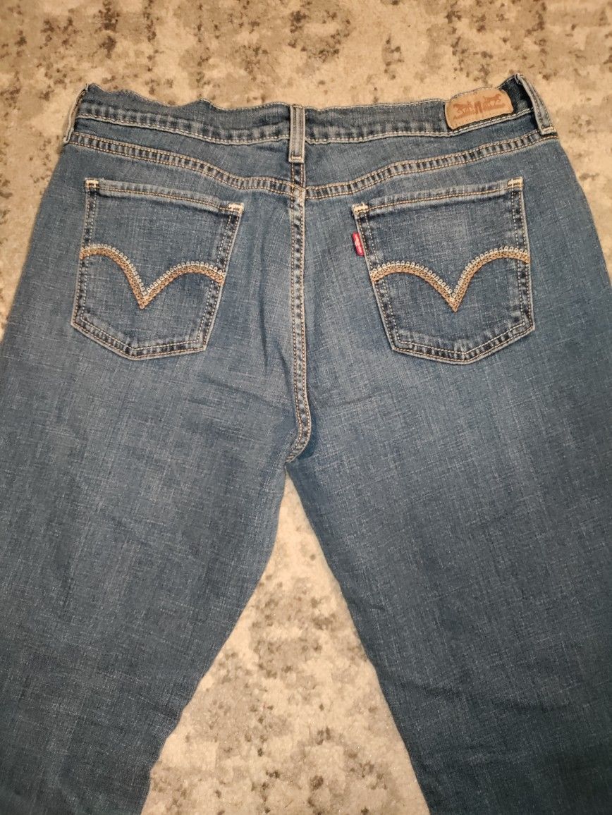 Woman's Levi Jeans! Excellent Shape!.