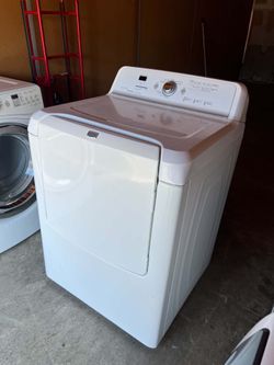 Nice Maytag dryer; it works very well and has no issues.
