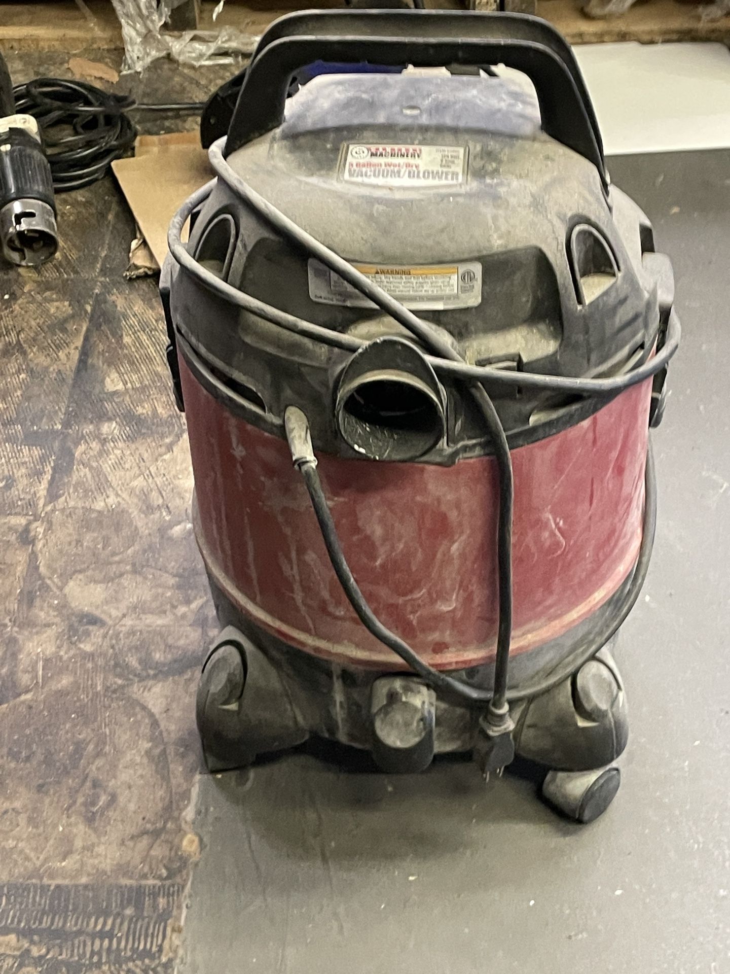 Central Machinery 5 Gallon Wet/Dry Vacuum/Blower