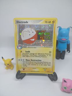 Pokemon 2004  electrode holo hidden legends mpl