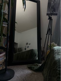 Big black Mirror