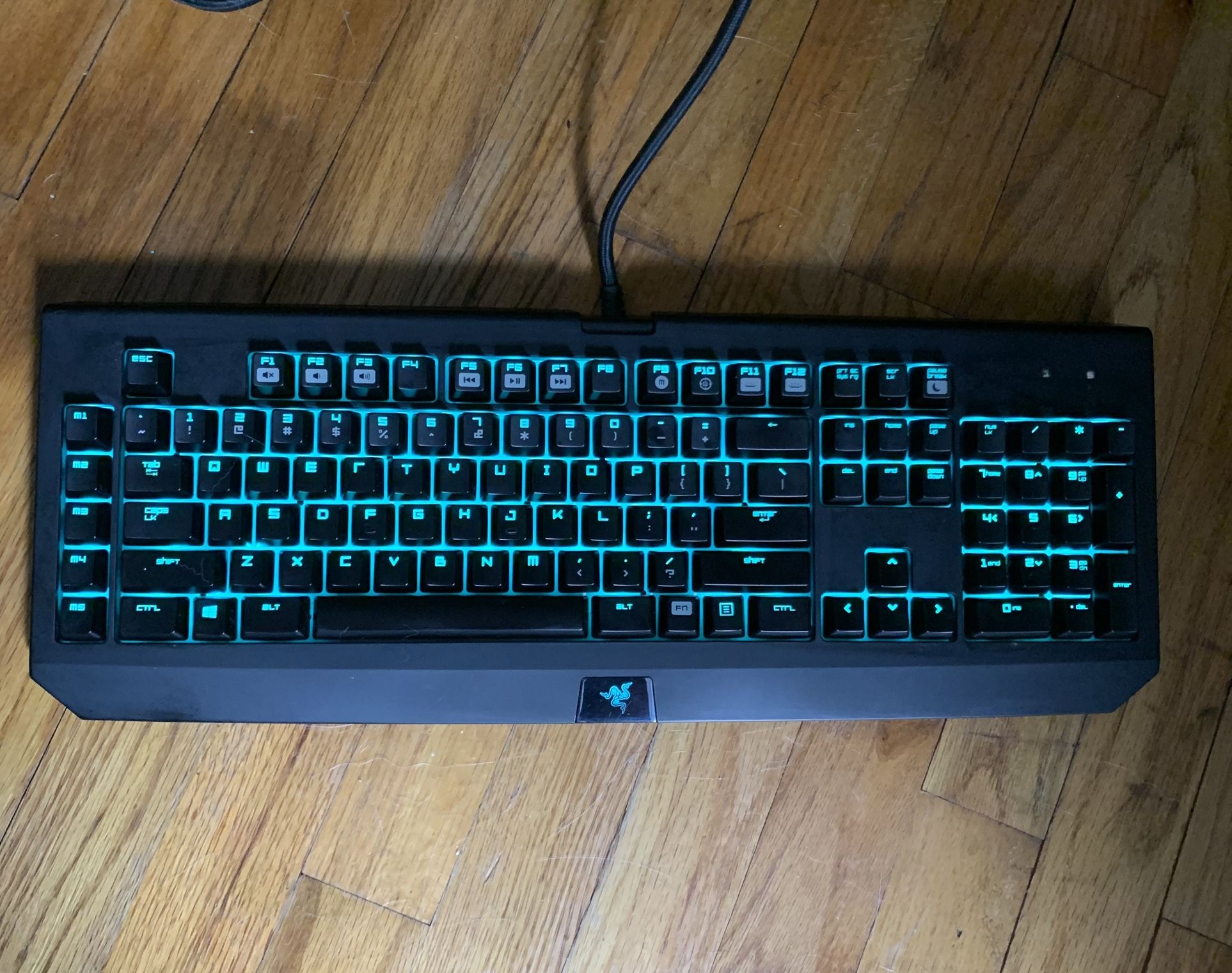 Razer Blackwidow Chroma Mechanical Keyboard (Just Cleaned it Up!)