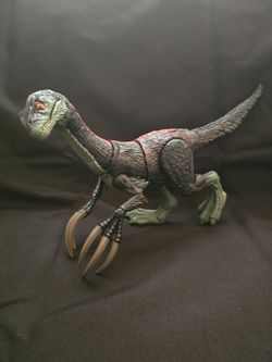 Jurassic World Therizinosaurus toy
