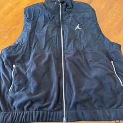 Air Jordan Essentials $110 Warm Vest Men's Nike FD8628-010 Black Size XXL