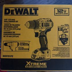 Dewalt Drill Tool Kit 2 Batteries Included 