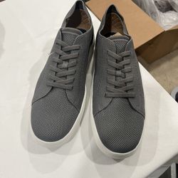 Tennis Shoes 👟 Size 10 1/2