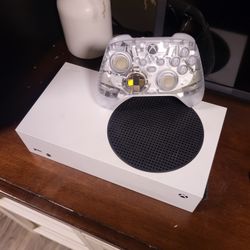 Xbox Series S With 1TB Memory Card 