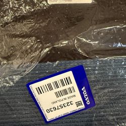 Volvo OEM Floor Mats (XC40) - Never Used