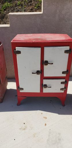 Antiqe Ice Box Refrigerator