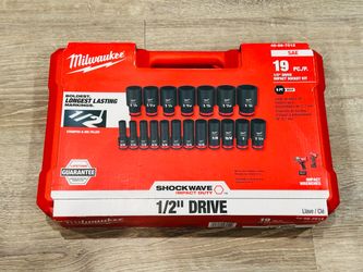 Milwaukee 1/2 socket set $100 firm pick up only