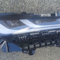 2021-2024 Toyota Venza Front Right Pass Headlight Projector LED OEM
Pre-Owned · Toyota · For: 2022 Toyota Venza XLE Sport Utility 