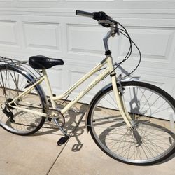 Schwinn Women's Gateway 28" Hybrid Bike