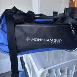 Authentic Mohegan Sun Poconos travel Bag 