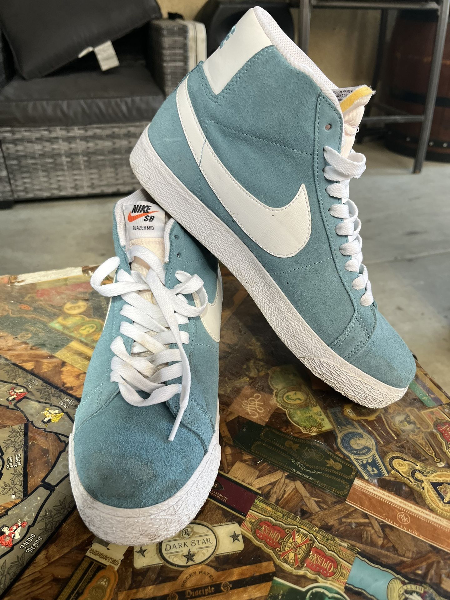 Nike SB Zoom Blazer Mid Skate Shoes + New Laces Like New