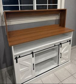 Coffee table / bar cabinet