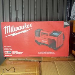 Milwaukee M18 18-Volt Lithium-lon Cordless Electric Portable Inflator (Tool-Only)