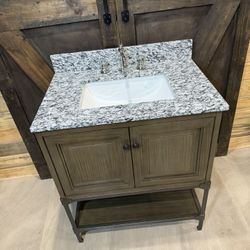🔥 31” Rustic Farmhouse Vanity – Granite Top & Industrial Base 🔥