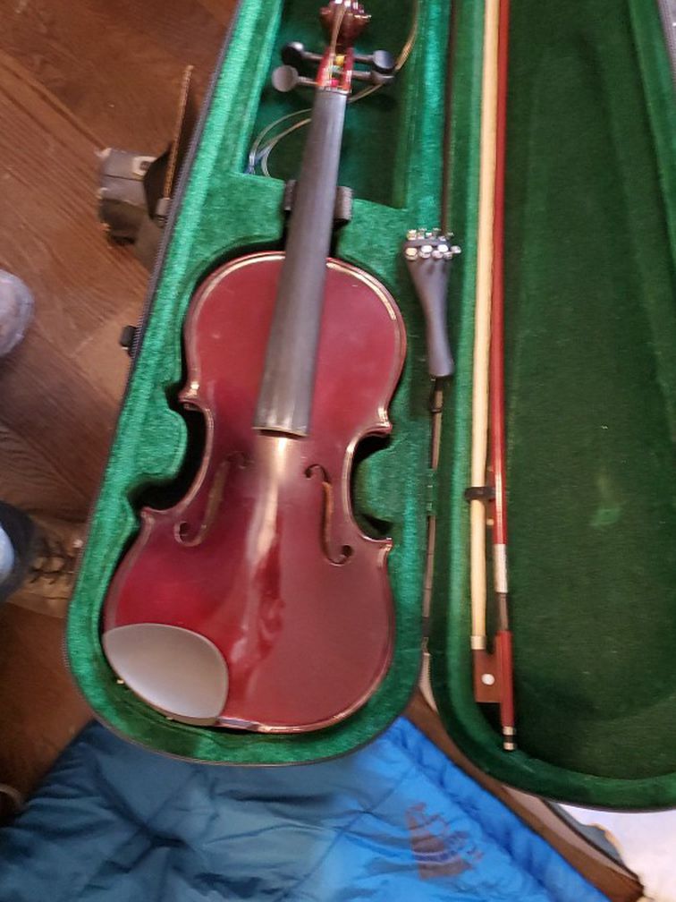4/4 Rothenburg Violin With Case And Two Mutes. Missing End Pin Only