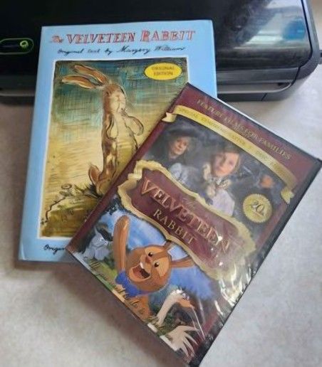The Velveteen Rabbit 2 Piece set
Book & CD new in package