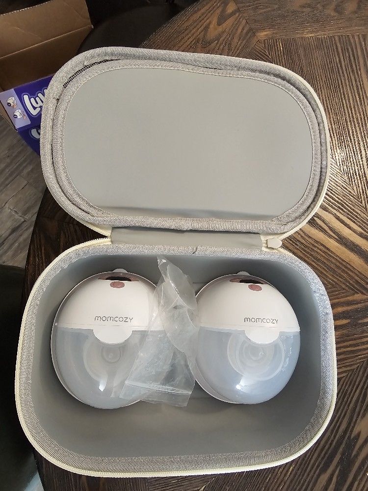Momcozy M5 Hands-free Breast Pumps