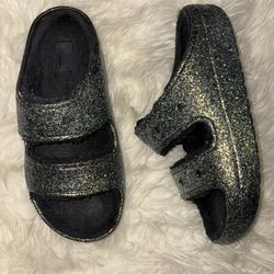 Women shoes crocs size 11 women/9 men