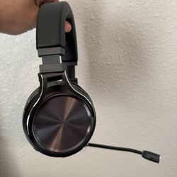 Corsair Virtuoso XT Gaming Headset Headphones