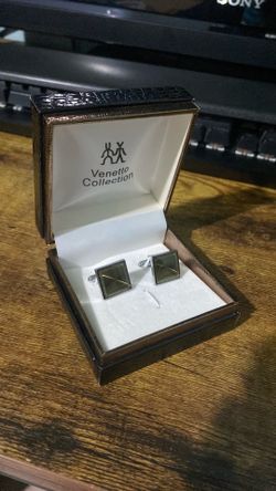 Suit cuff links
