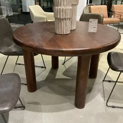 Soma Acacia Wood Round Dining Table In Red Brown 