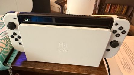 Nintendo Switch OLED (white)
