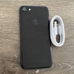 Apple iPhone 7 32GB UNLOCKED BLACK
