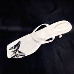 Trendy Butterfly Pattern Sexy Toe Ring Flat Sandals size: 6.5