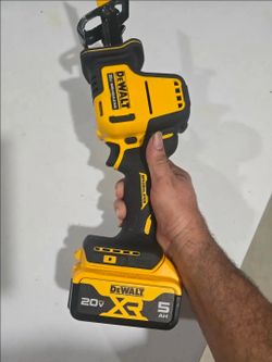 🔥$150 PRICE IS FIRM🔥 Dewalt ATOMIC 20V MAX Compact Reciprocating Saw & 5.0Ah Battery (No Charger)
