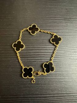 Van Cleef And Arpel’s “5 Motifs” Bracelet