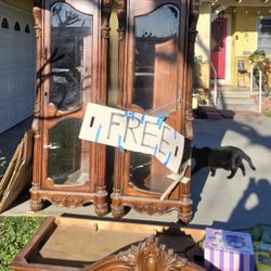 FREE***Entertainment Center***FREE