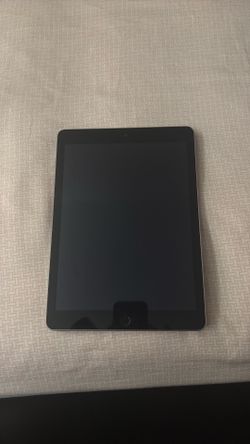 Ipad Pro 1st gen, Silver Model (NOT FIRM ON PRICE!)