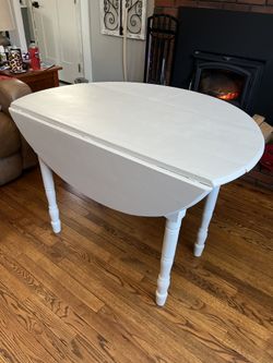 Vintage Table 42” Round