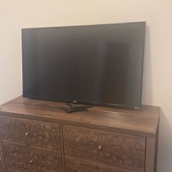 ONN 43” 4K UHD Roku Smart TV (Model 100133209)—Excellent 