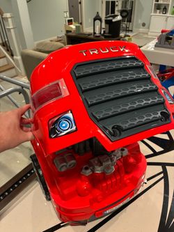 Toy truck - work on the truck like a mechanic
