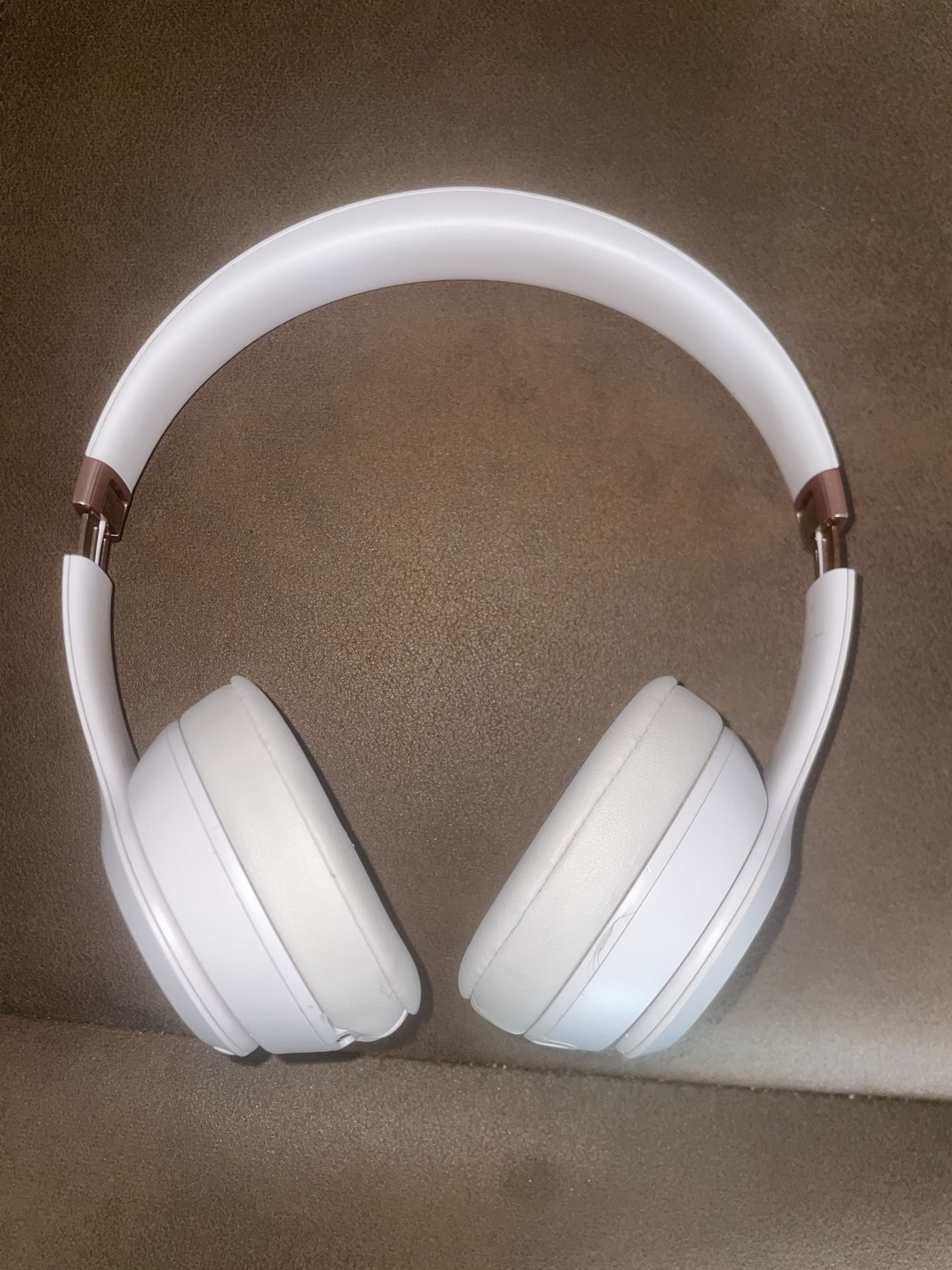 Beats solo 4 on-ear wireless headphones cloud, Pink