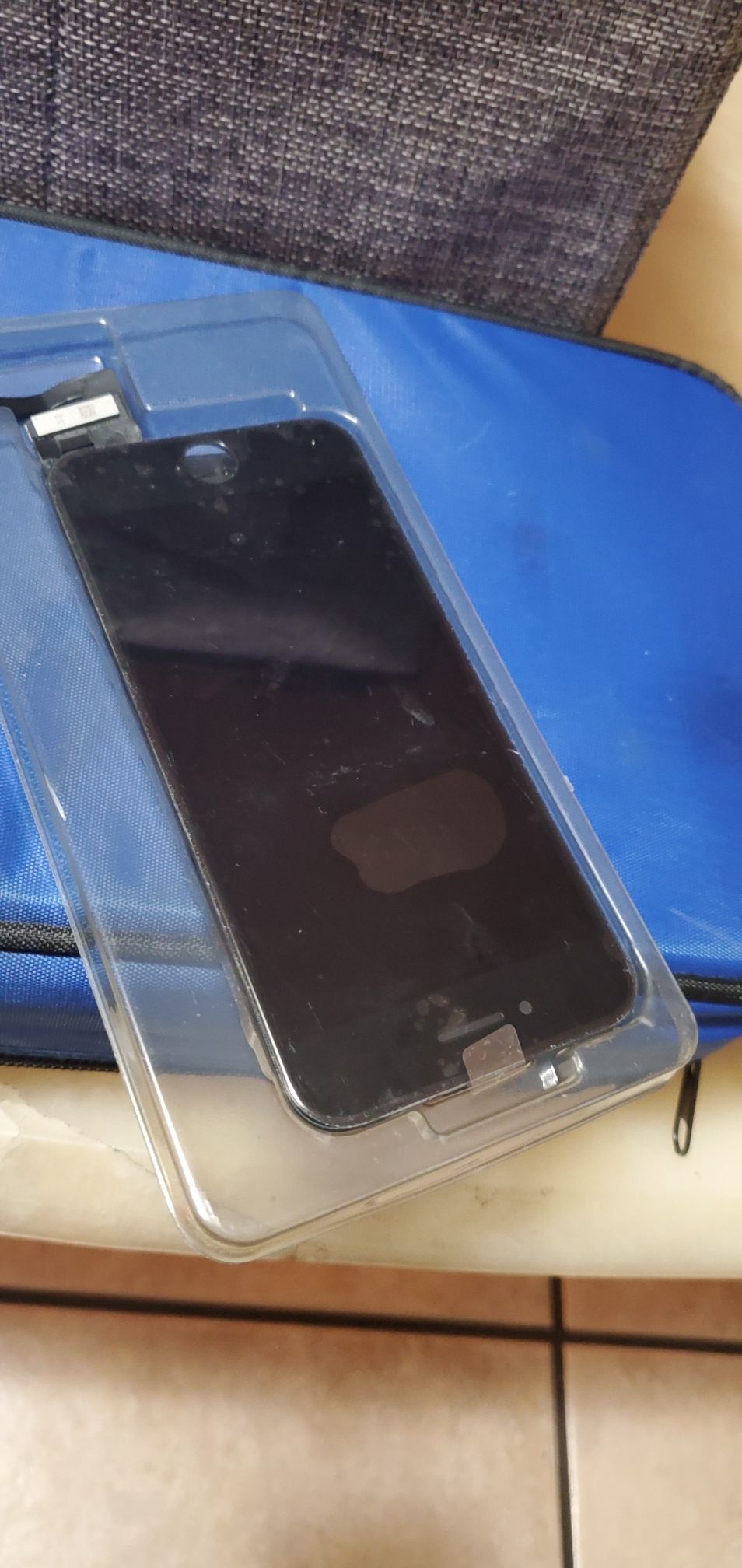 LCD screen replacement for iPhone 7 no delivery