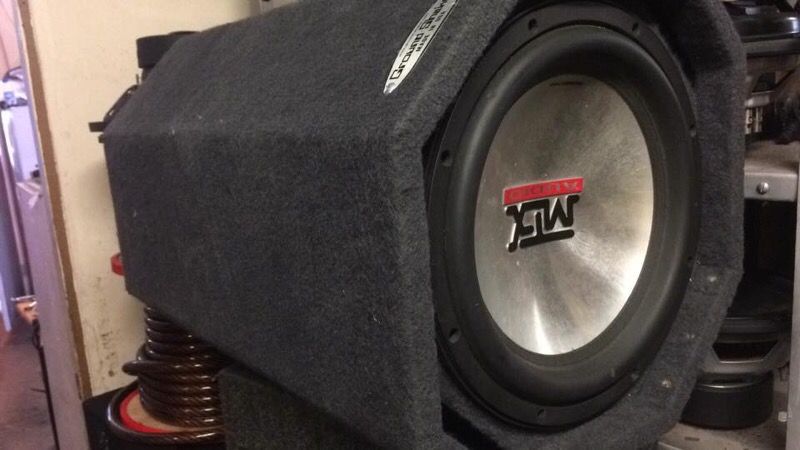 MTX 7500 12 subwoofer in ported box !!
