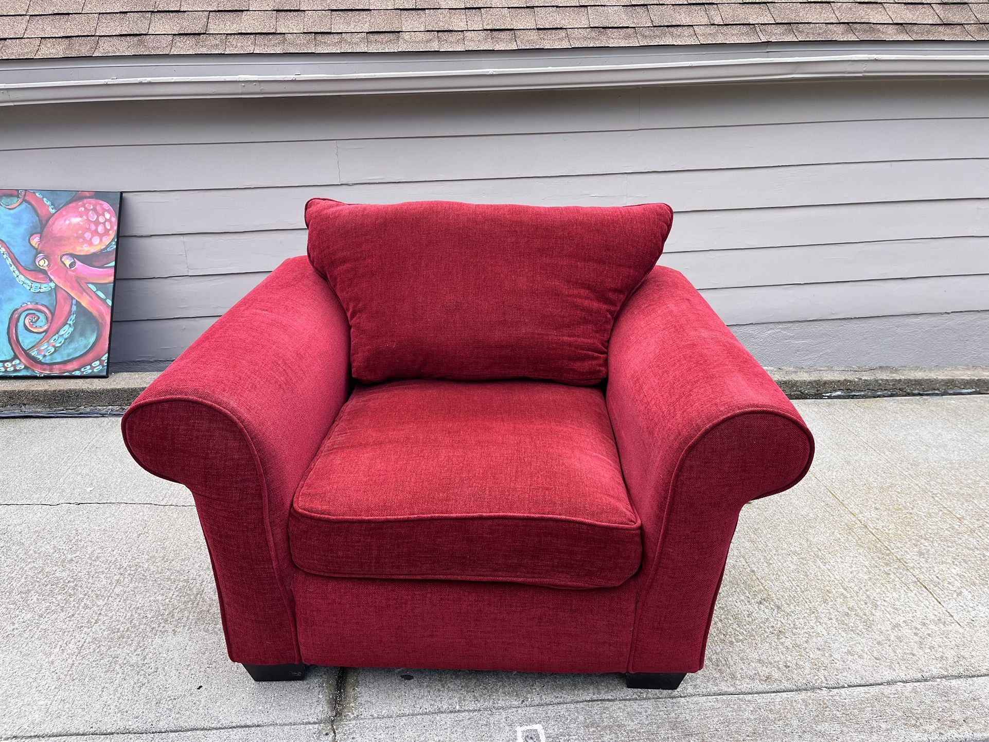 FREE Red Lounge Chair
