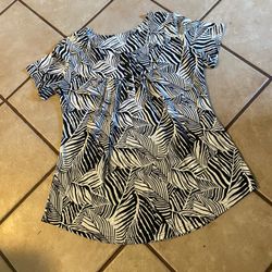 Woman’s Tunic Top Size L Preowned 