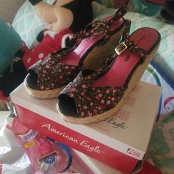 American Eagle Wedges Size 8
